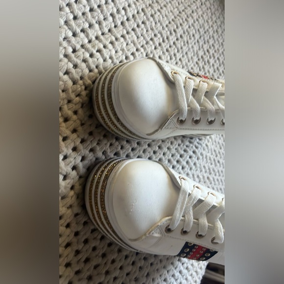 Shoes - Picture 5 of 5